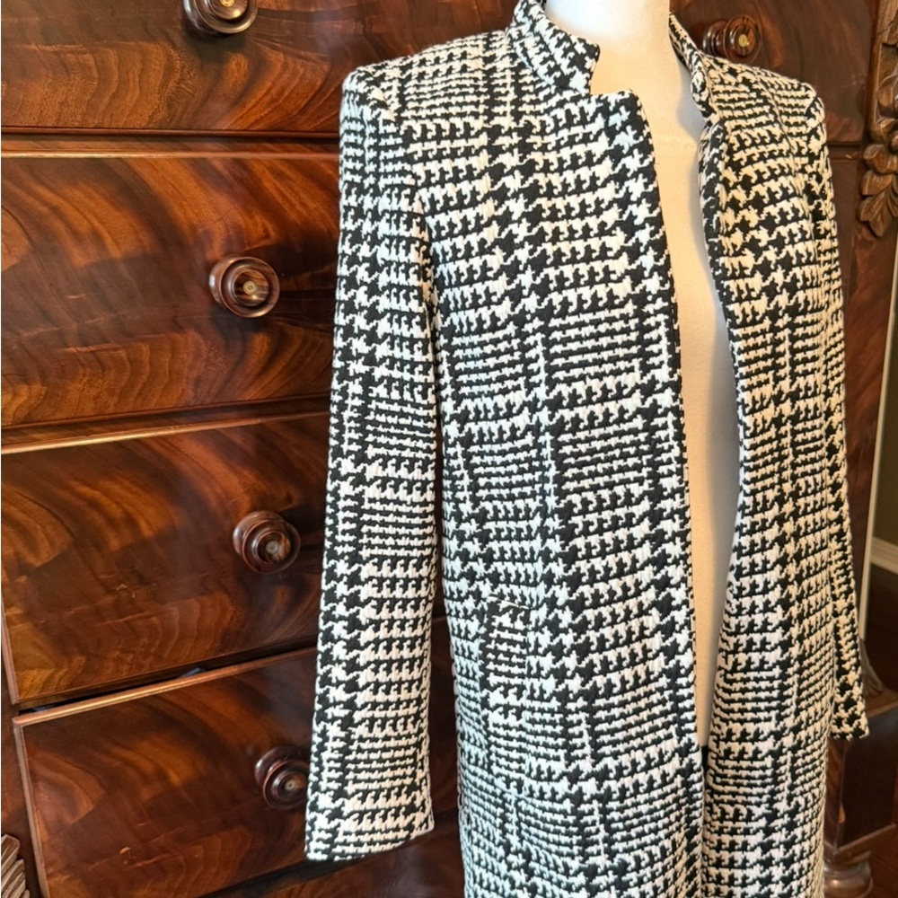 Carolina Belle Black and White Houndstooth Blazer